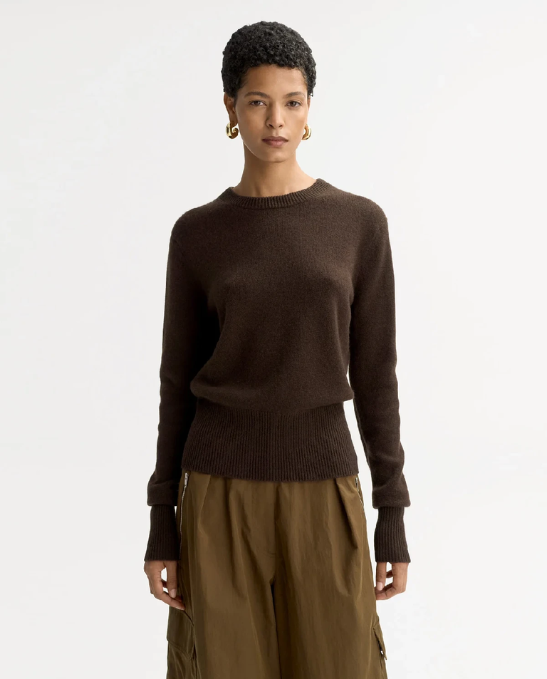 Brązowy kaszmirowy sweter