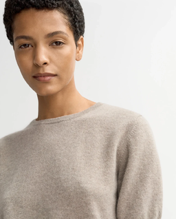 Beżowy sweter z krótkim rękawem - Image #4