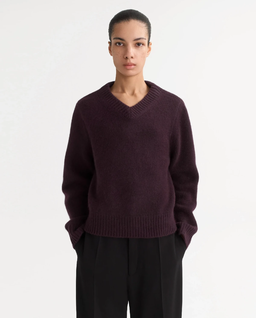 Burgundowy sweter z dekoltem w serek - Image #0