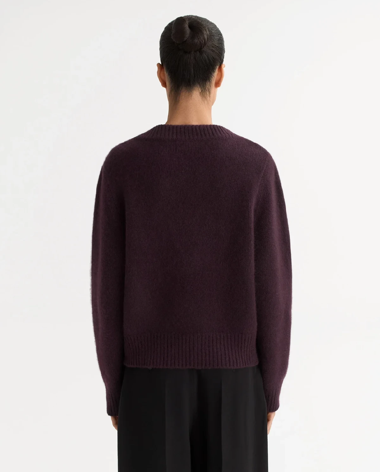 Burgundowy sweter z dekoltem w serek - Image #3