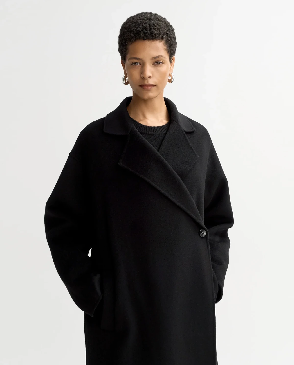 Czarny jednorzędowy płaszcz - Image #3