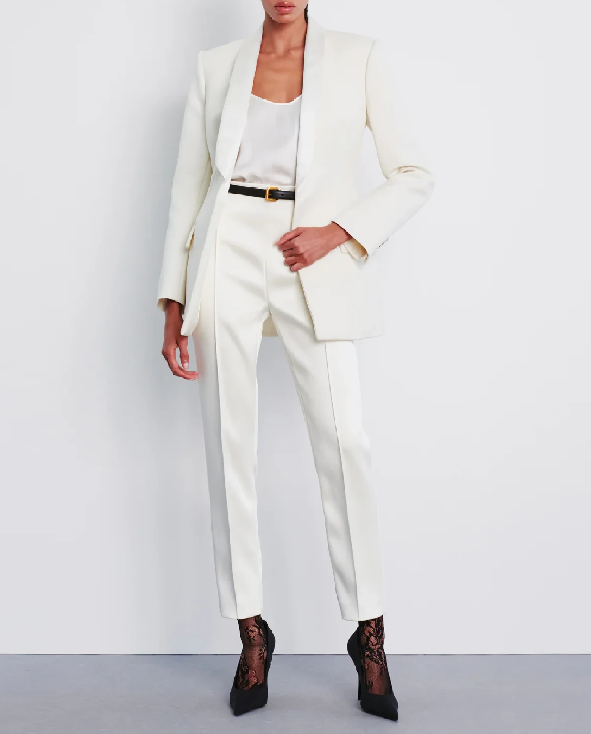 Biała marynarka typu smoking - Image #1