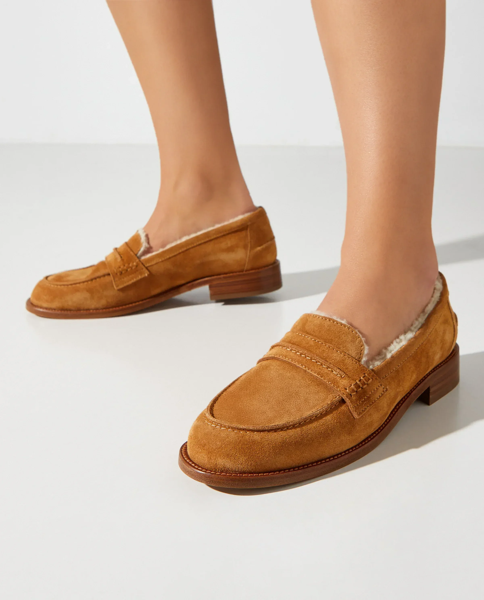 Jasnobrązowe loafersy Dylan - Image #1