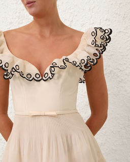 Kremowa sukienka mini z falbankami - Image #4