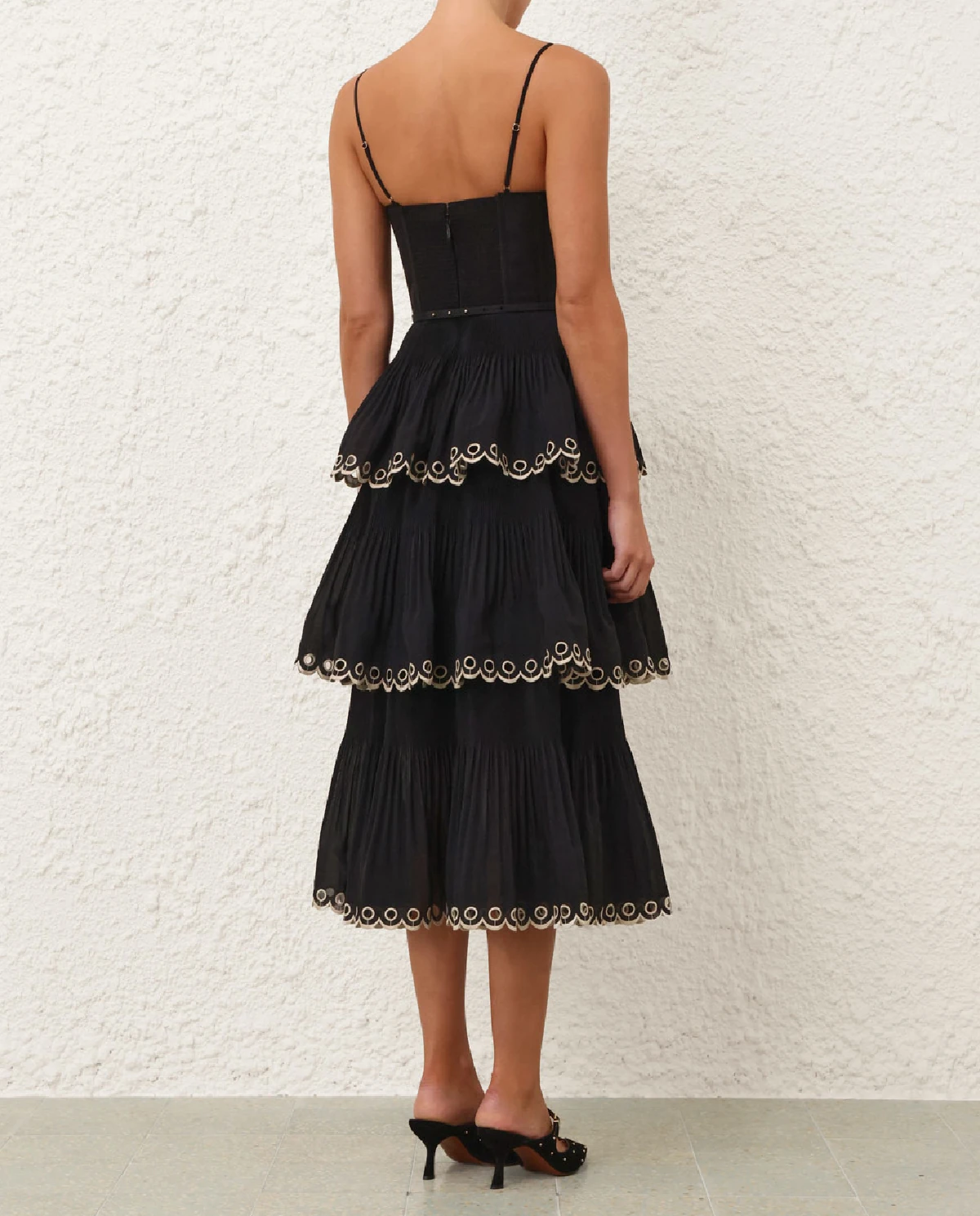 Czarna haftowana sukienka midi - Image #3