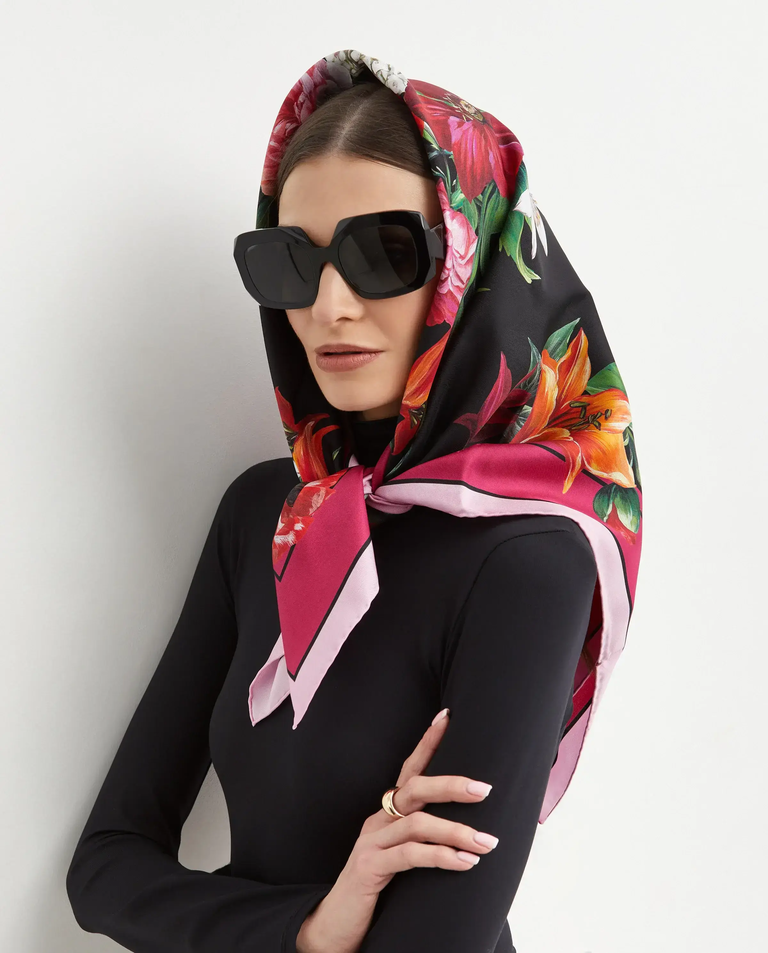 Jedwabna chusta w kwiaty 90x90