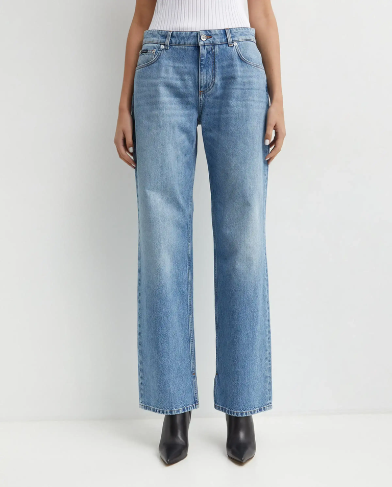 Niebieskie spodnie jeansowe