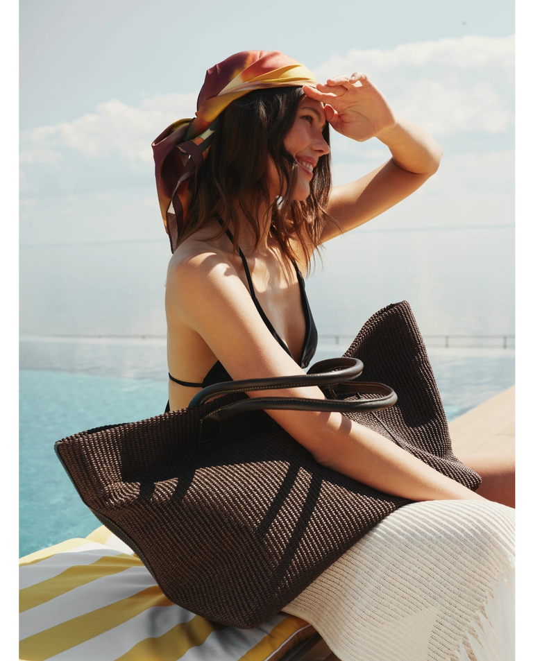 Brązowa torba do ręki Raffia