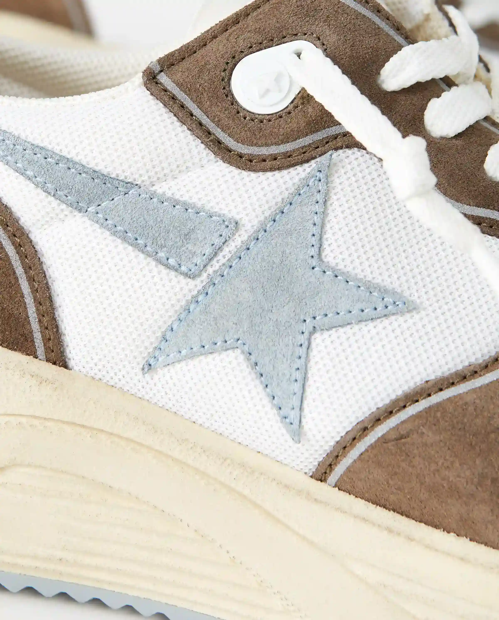 Brązowe sneakersy Running z logo - Image #4