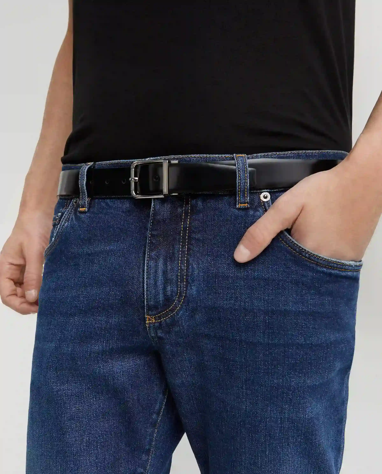 Skórzany czarny pasek z klamrą - Image #1