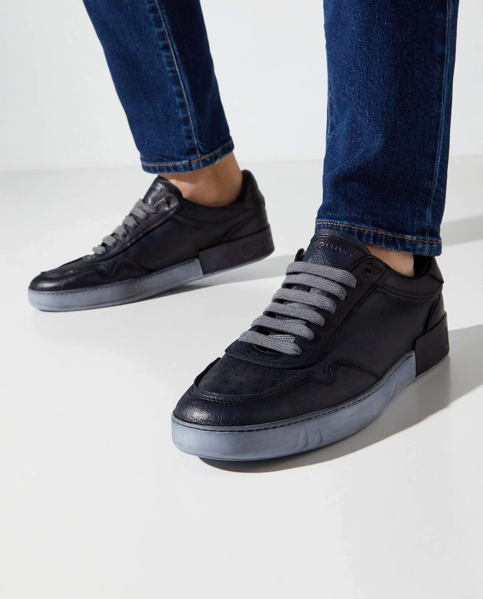 Czarne skórzane sneakersy Portofino - Image #0