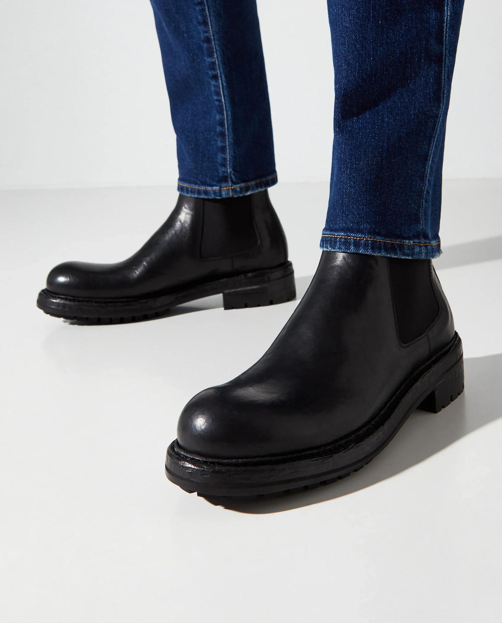 Czarne skórzane botki Beatles - Image #1