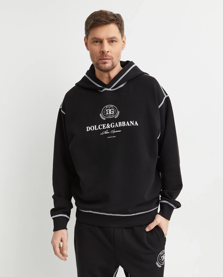 Czarna bluza z kapturem