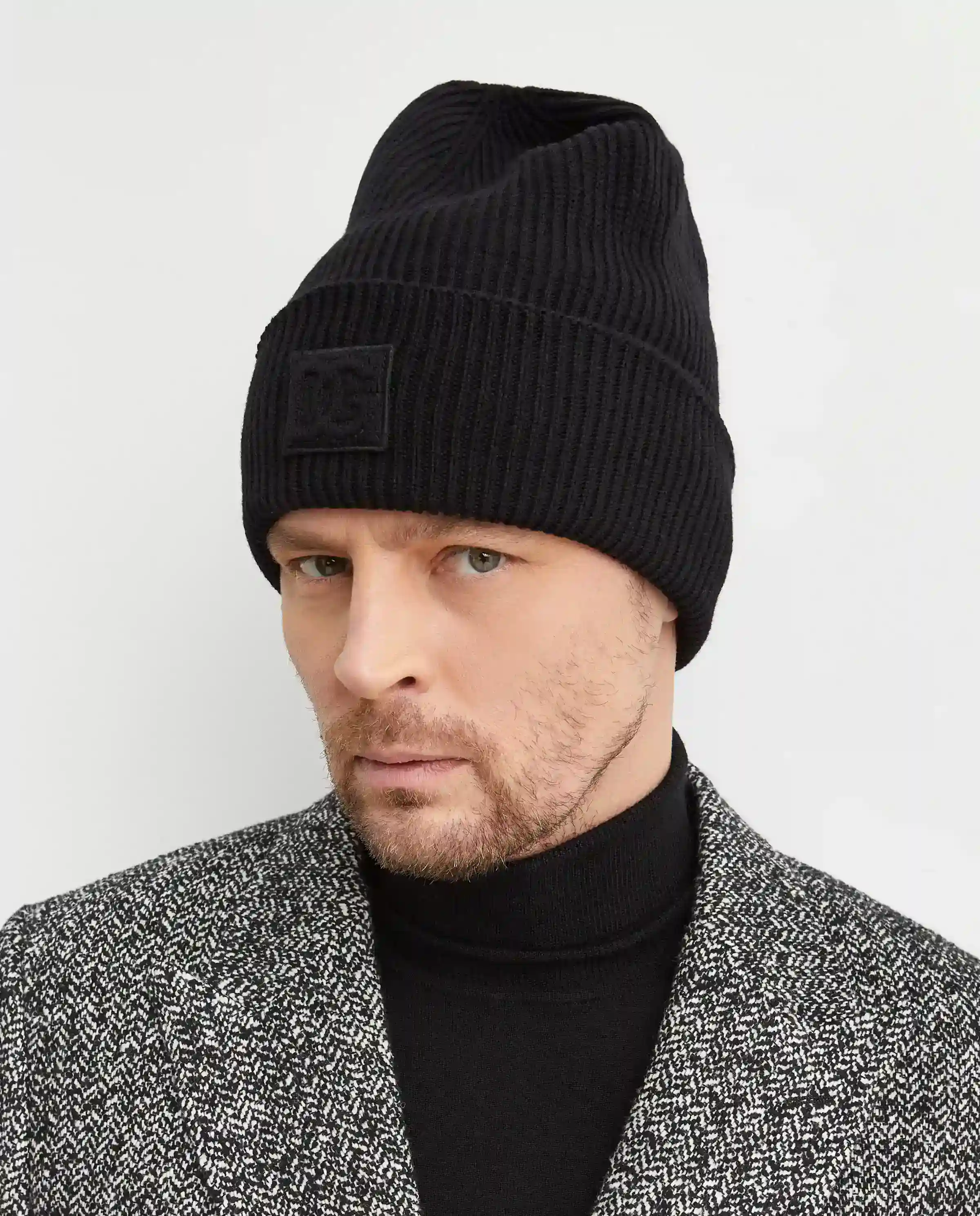 Czarna wełniana czapka - Image #1