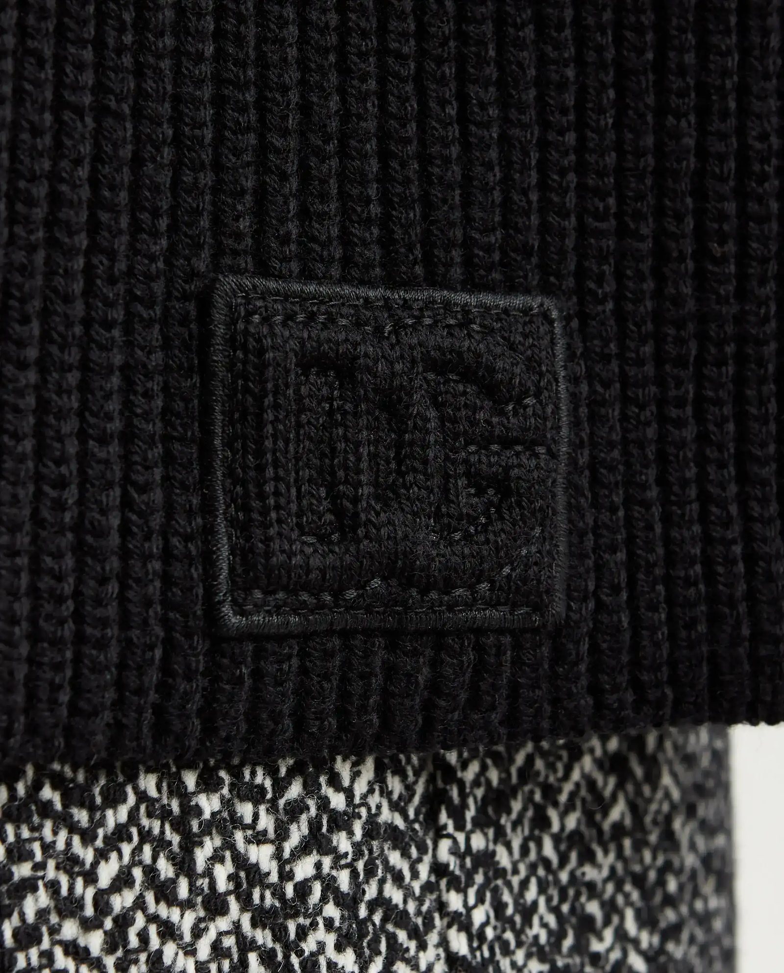 Czarny wełniany szalik - Image #3