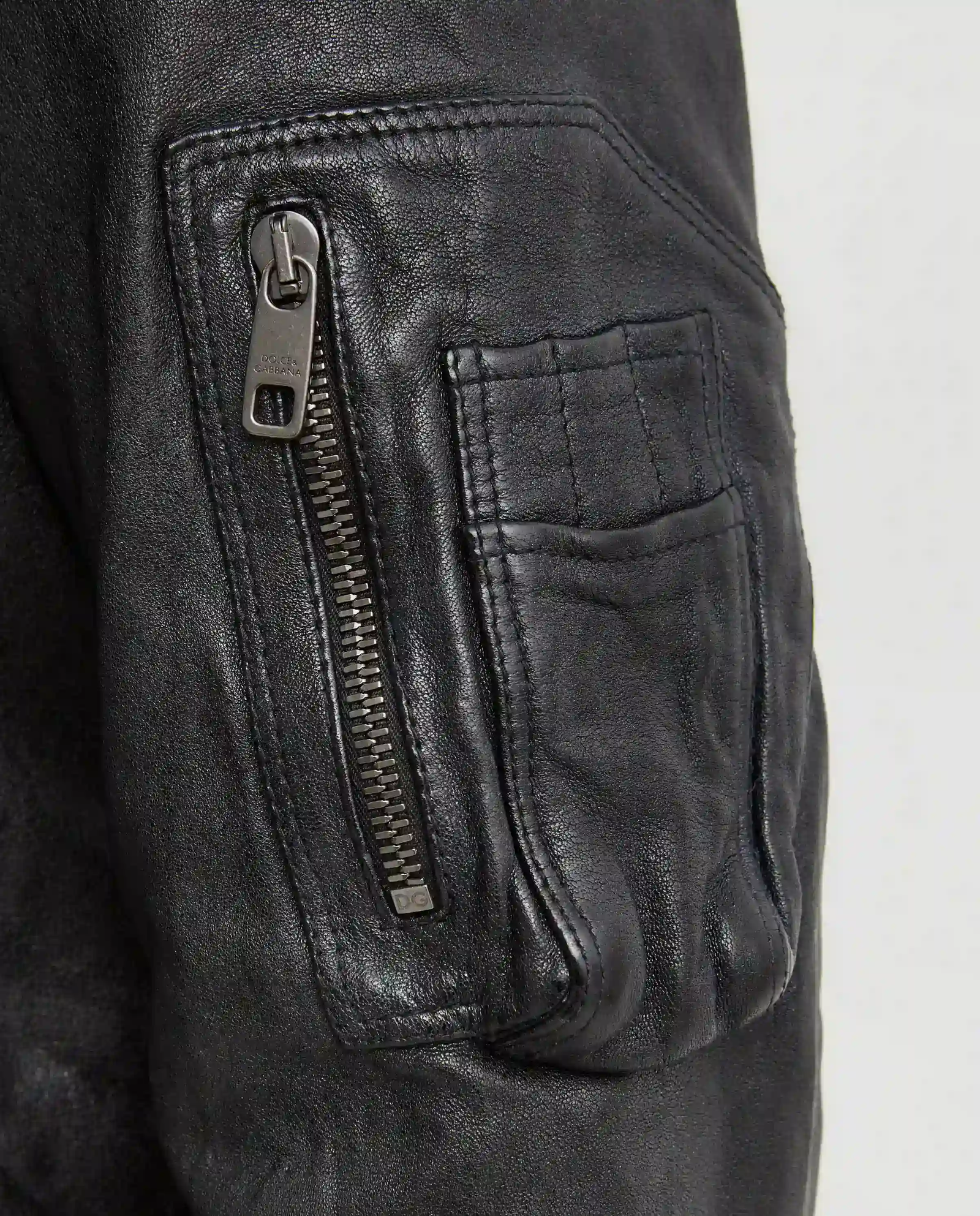 Czarna skórzana kurtka - Image #4