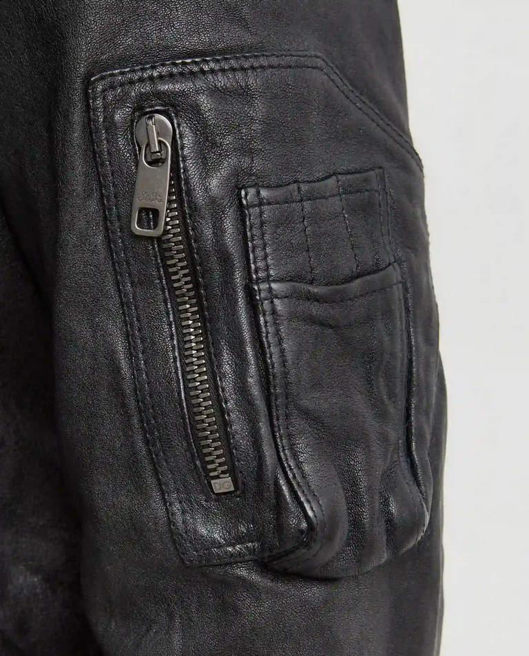 Czarna skórzana kurtka - Image #4