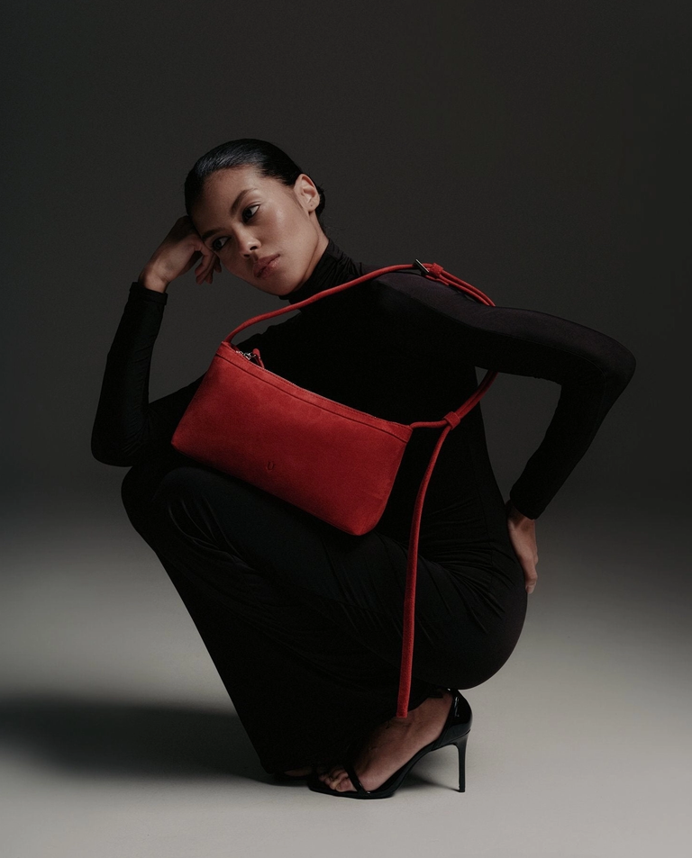 Czerwona torebka na ramię Anny