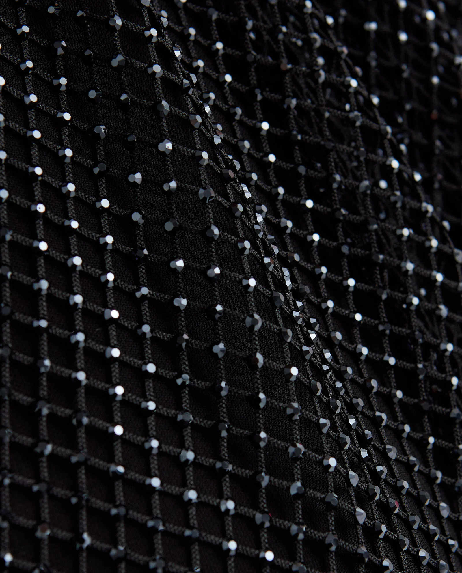 Czarna sukienka z kryształkami - Image #4