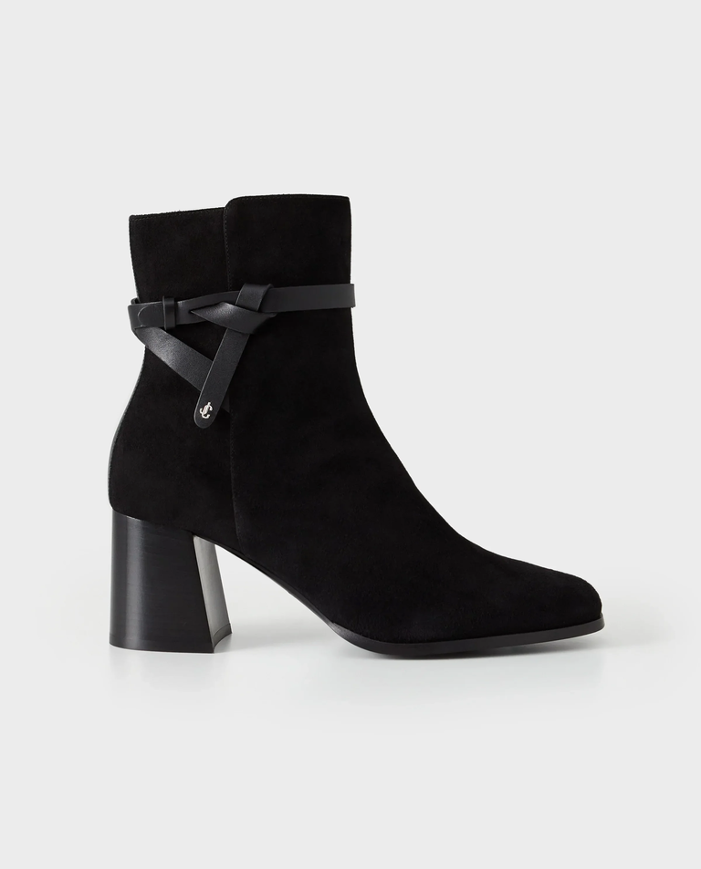 Zamszowe czarne botki Lawton 65