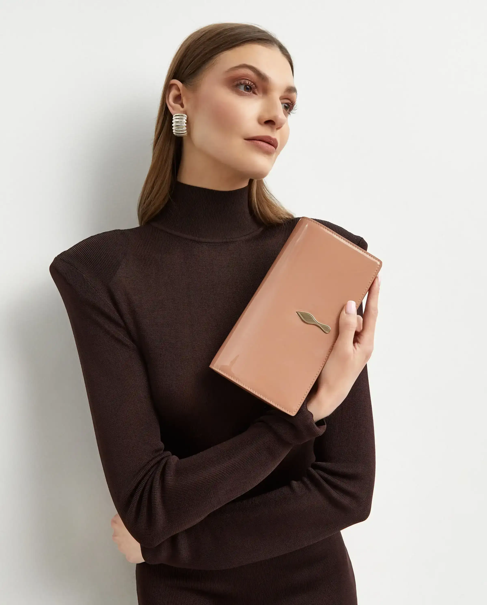 Beżowa lakierowana torebka Bettina - Image #2