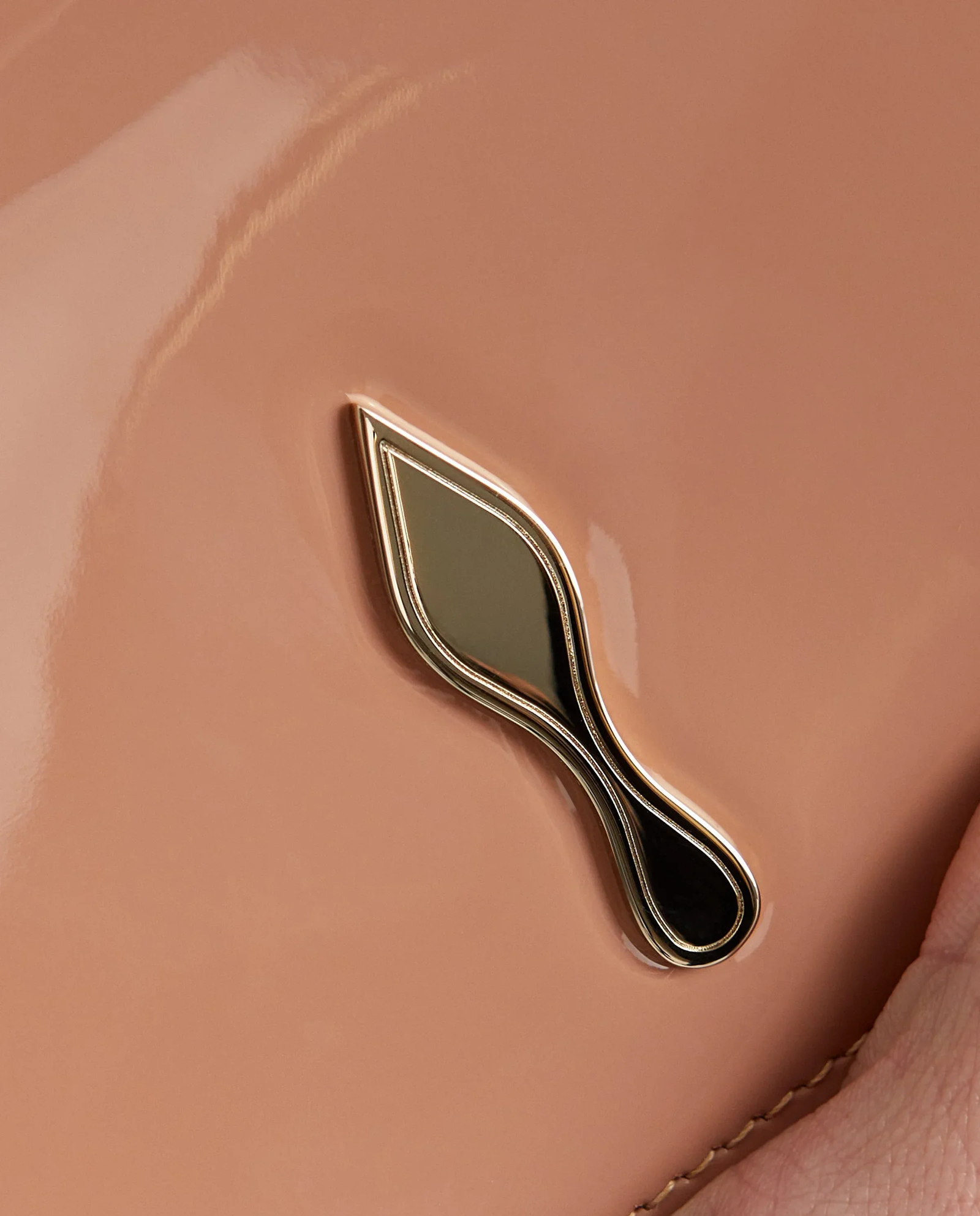 Beżowa lakierowana torebka Bettina - Image #7