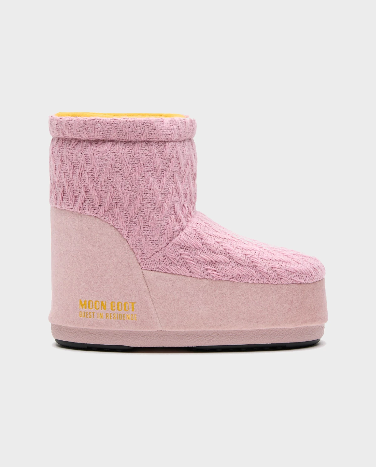Różowe śniegowce Moon Boot x Guest In Residence Icon Low - Image #0