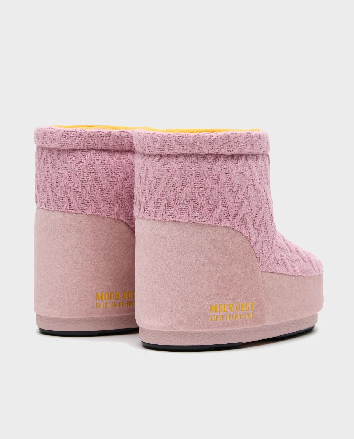 Różowe śniegowce Moon Boot x Guest In Residence Icon Low - Image #3