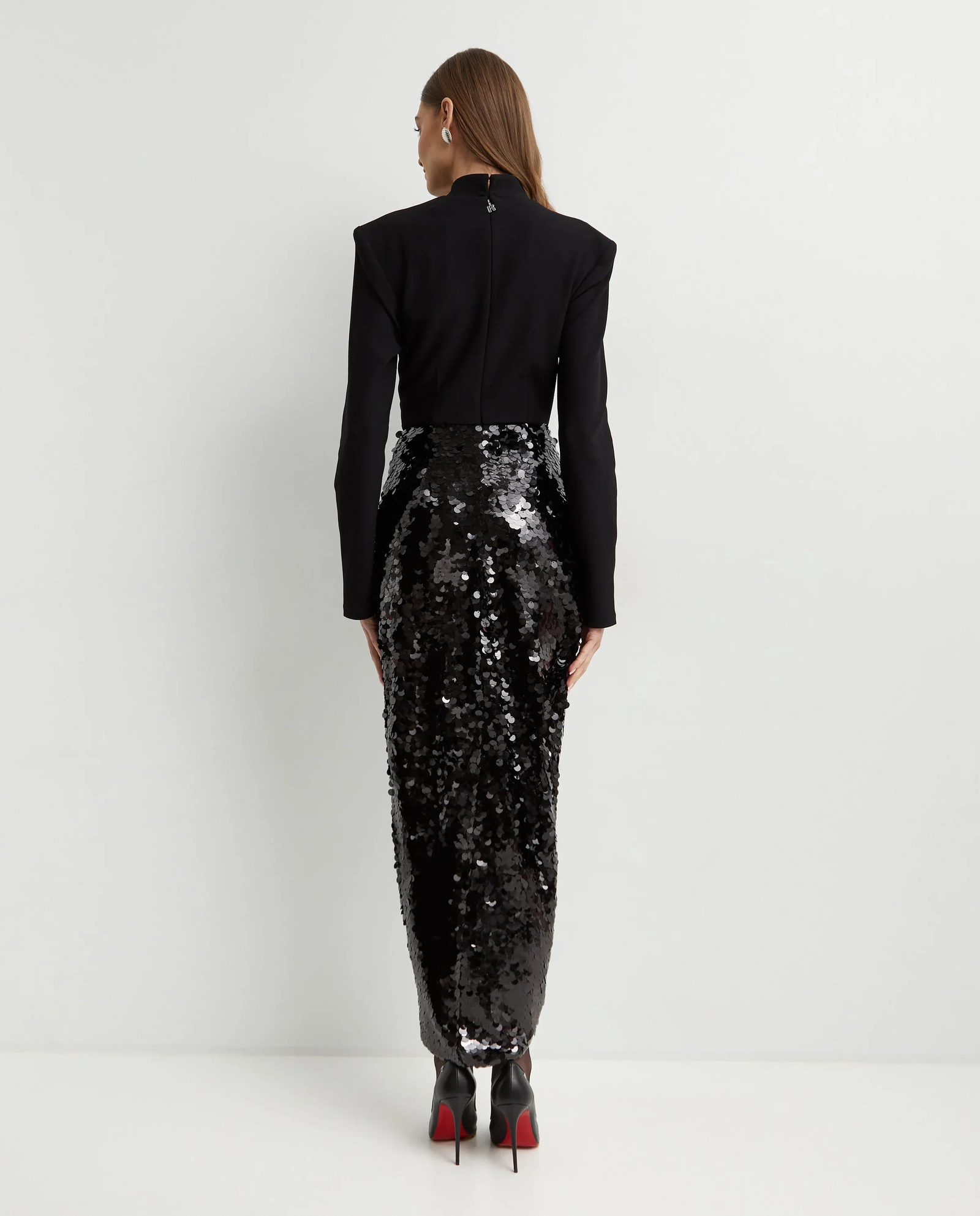 Czarna sukienka midi z cekinami - Image #3