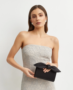 Czarna satynowa kopertówka Bow Tie Mini - Image #1