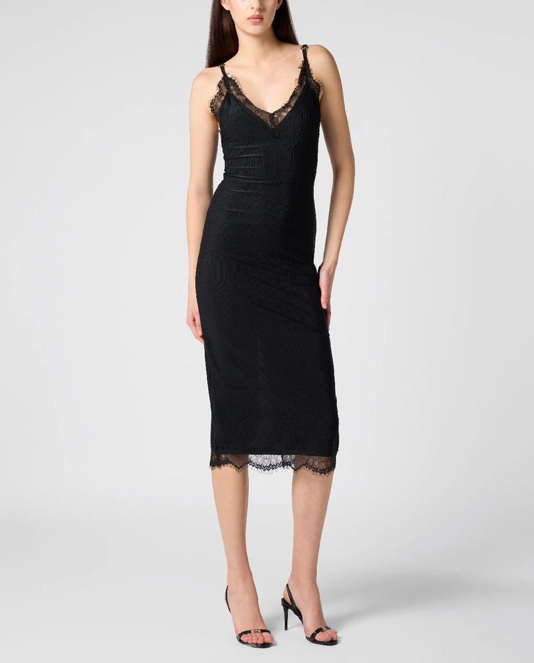 Czarna sukienka midi z koronką