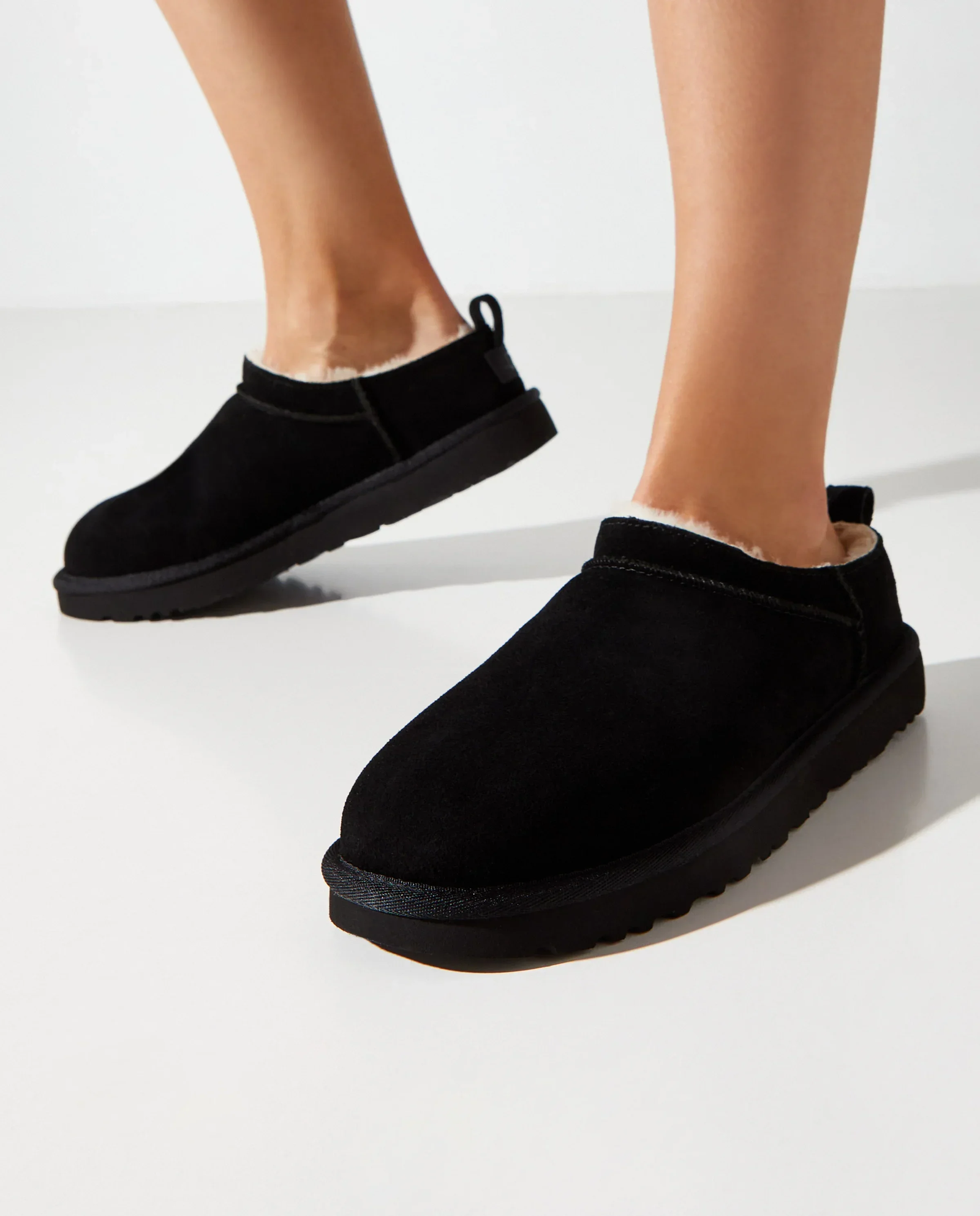 Czarne śniegowce Classic Micro - Image #1