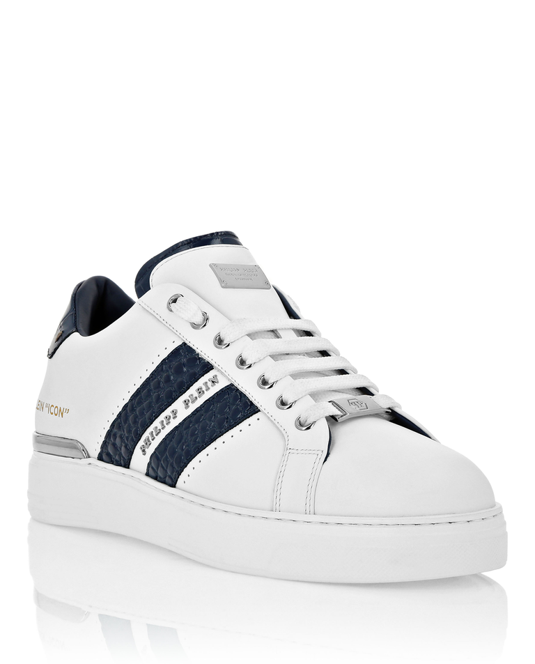 Sneakersy Low Top z granatowymi detalami