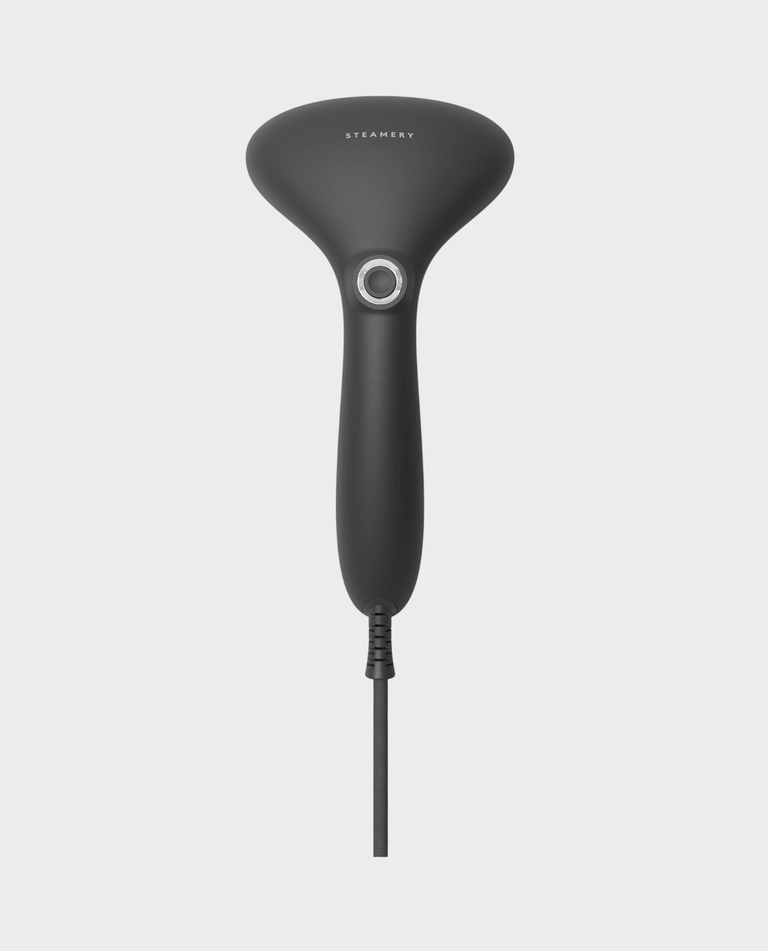 Czarna parownica ręczna do ubrań