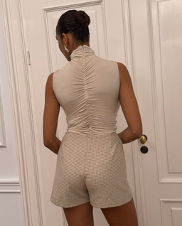 Beżowe szorty w pepitkę - Image #2