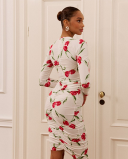 Biała sukienka w róże Amina - Image #2