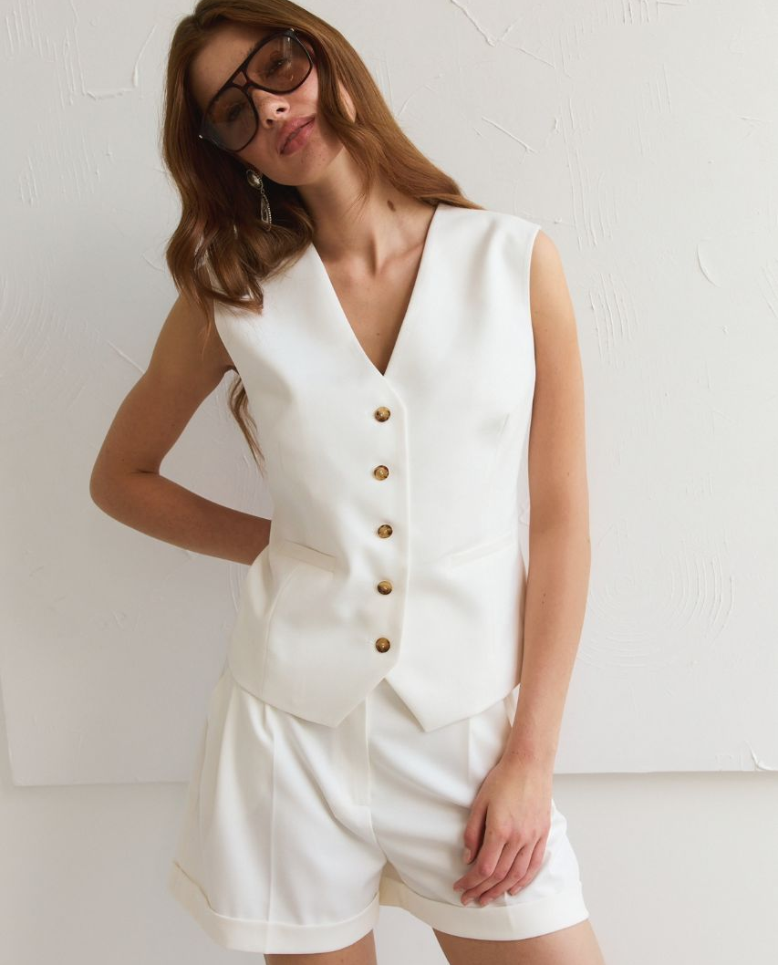 Biała kamizelka garniturowa - Image #2