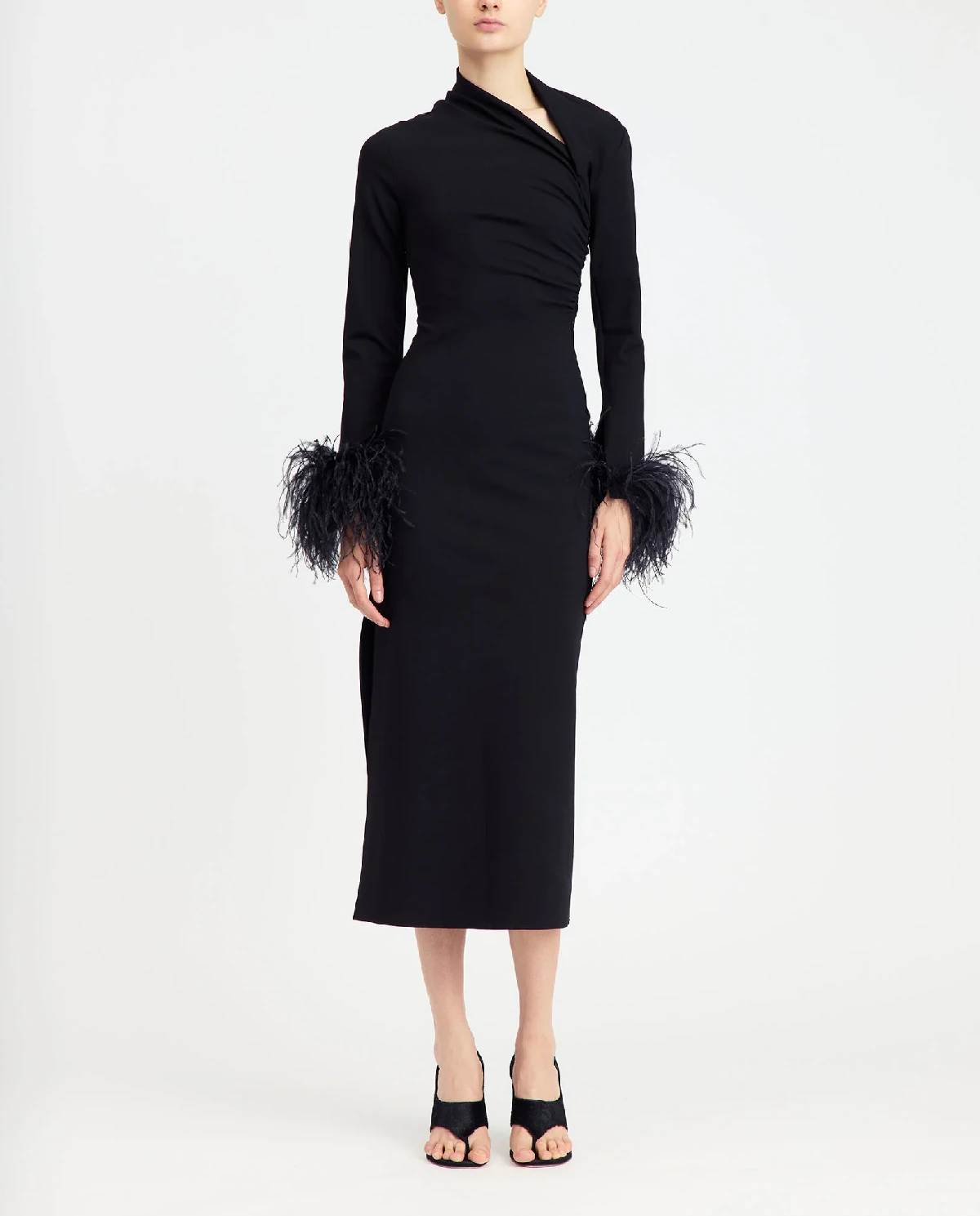 Czarna sukienka z piórami Yola - Image #0