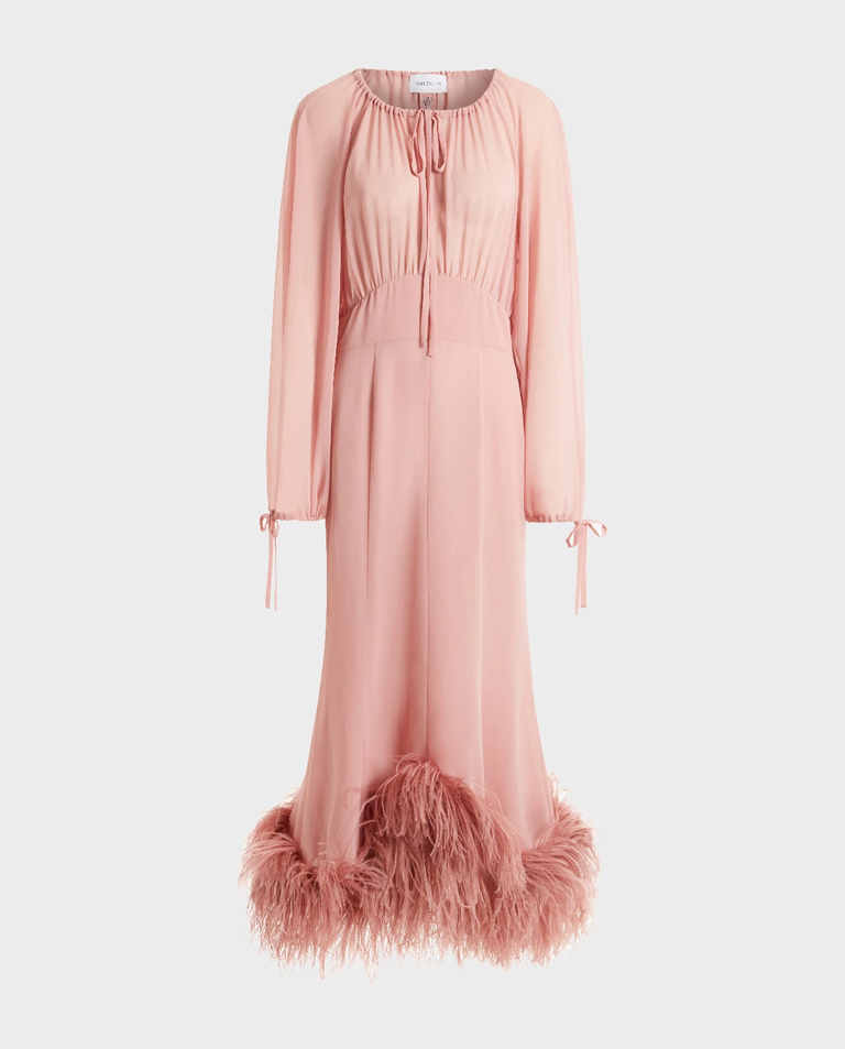 Jasnoróżowa sukienka z piórami Davis