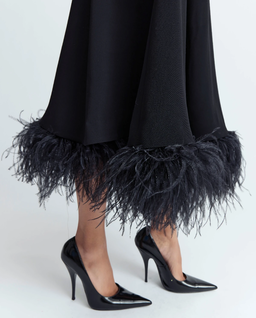 Czarna sukienka z piórami Gioele - Image #4