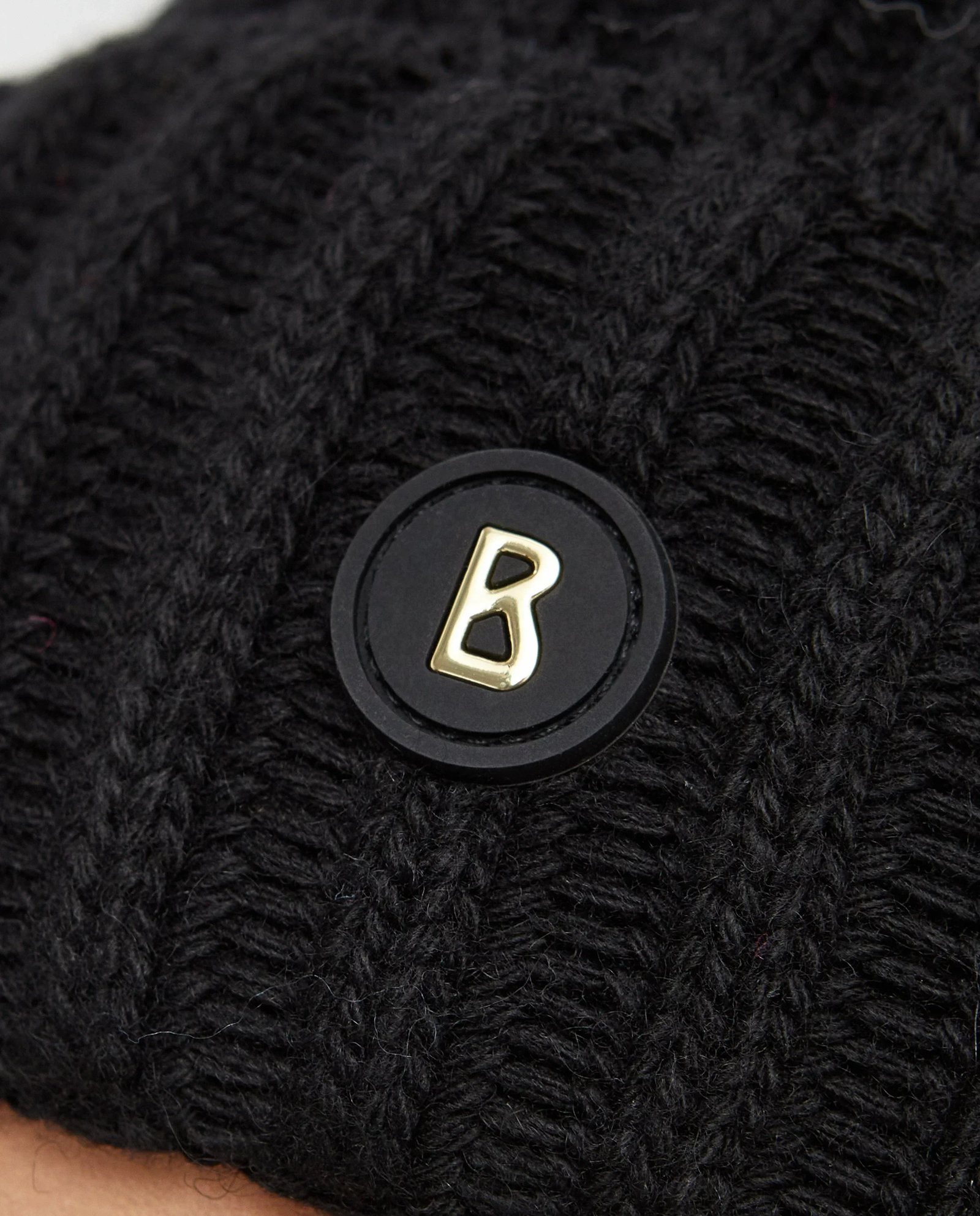 Czarna czapka z pomponem Ranya - Image #4