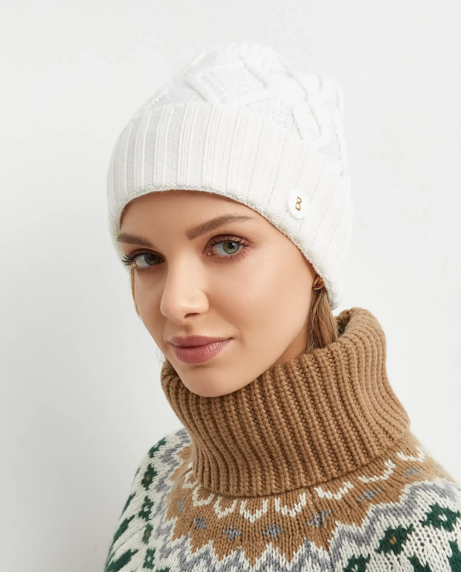 Biała kaszmirowa czapka Jamila - Image #1