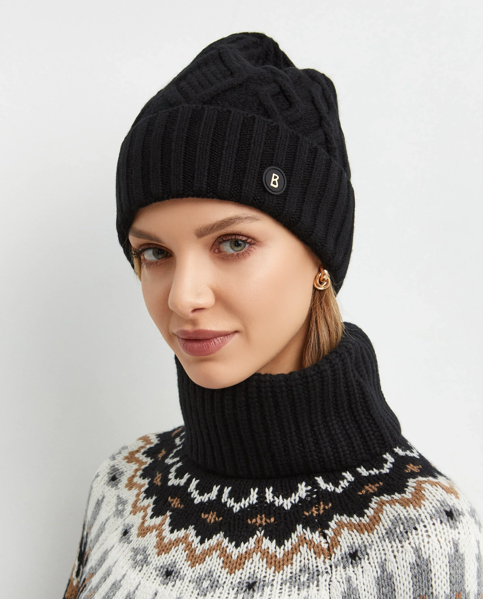 Czarna kaszmirowa czapka Jamila - Image #1