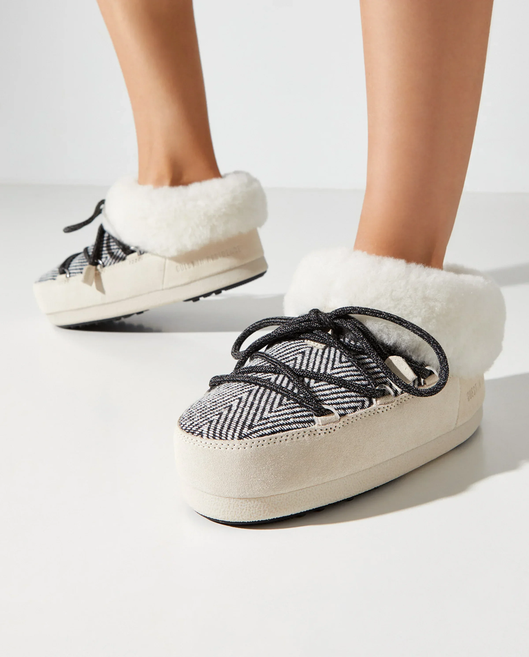 Kremowe śniegowce Moon Boot x Guest In Residence EVX