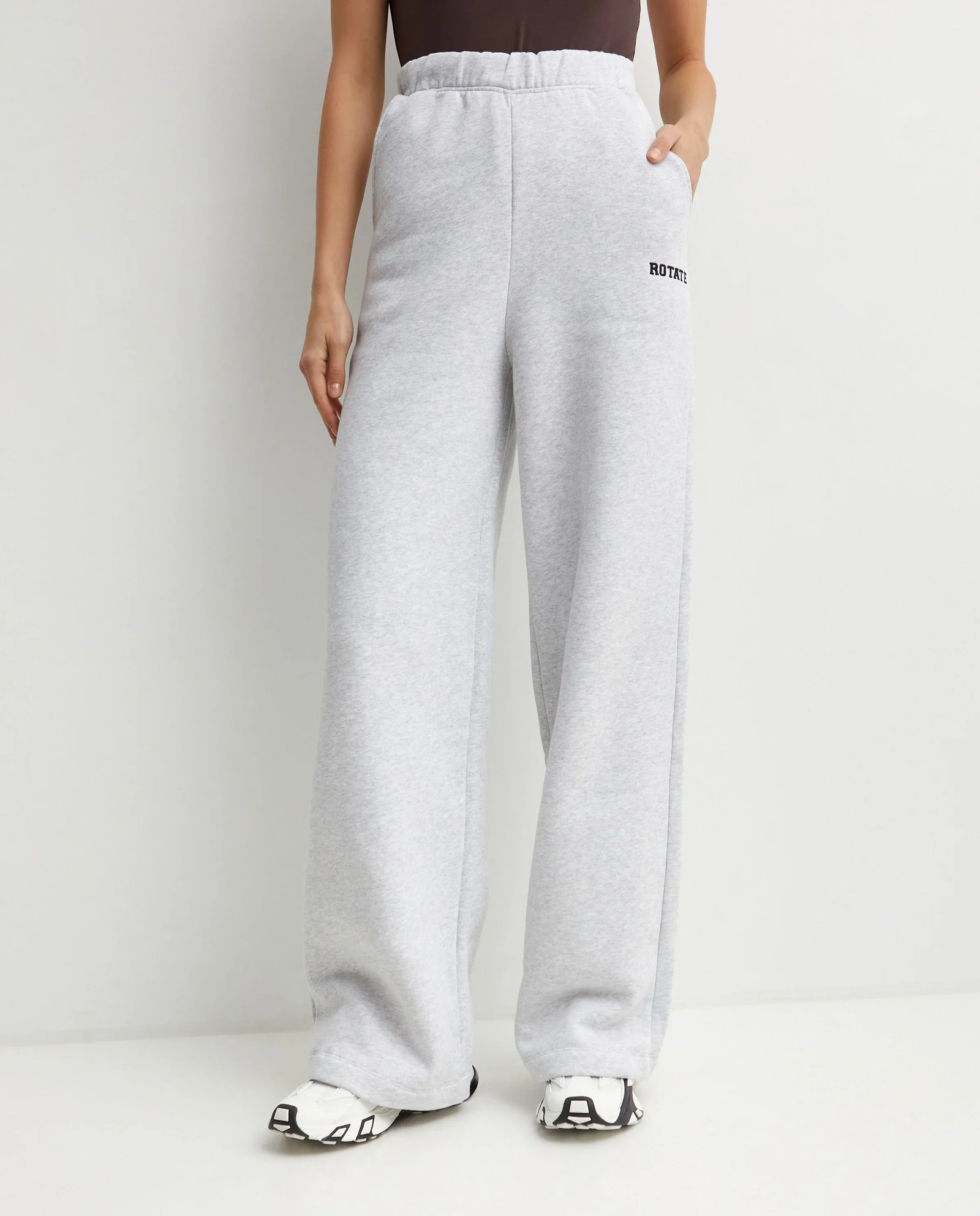 Jasnoszare spodnie dresowe - Image #0