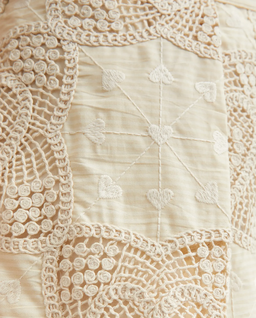 Kremowe ażurowe szorty - Image #4