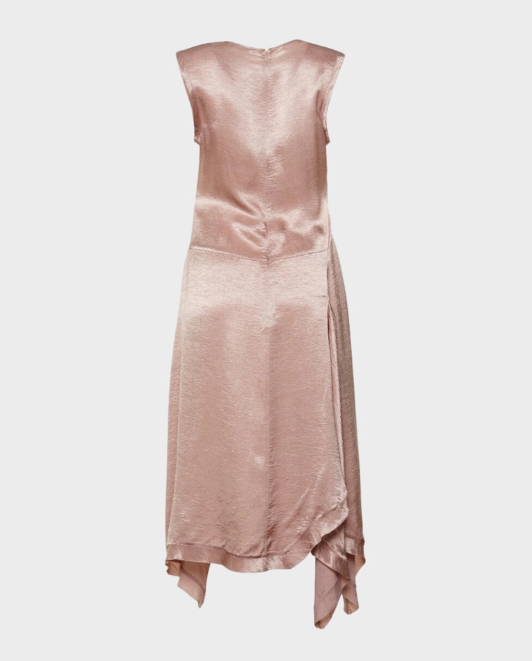 Różowa sukienka midi z ozdobnym marszczeniem