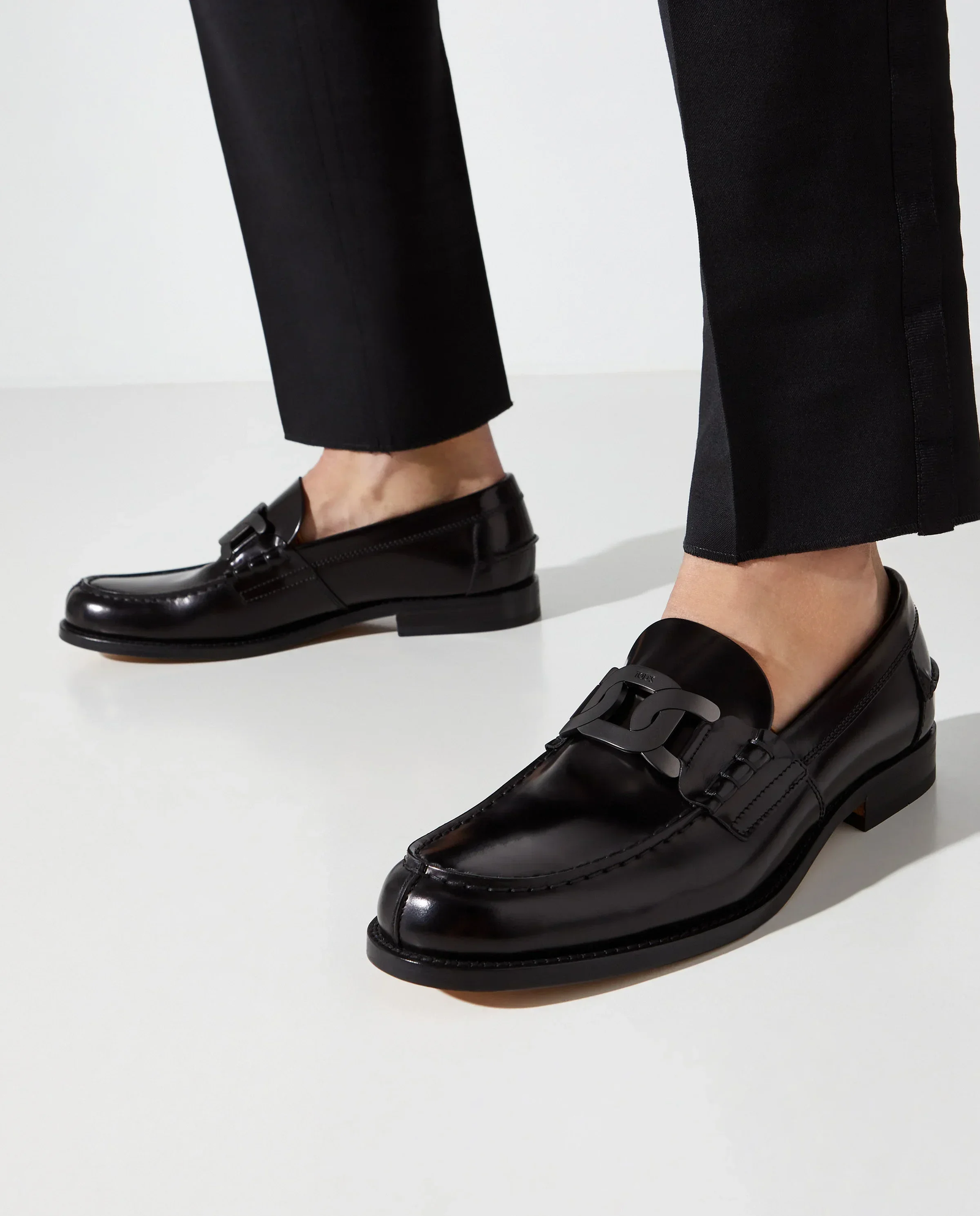 Czarne skórzane loafery - Image #1