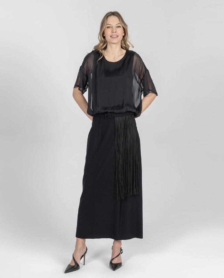 Czarna spódnica z frędzlami