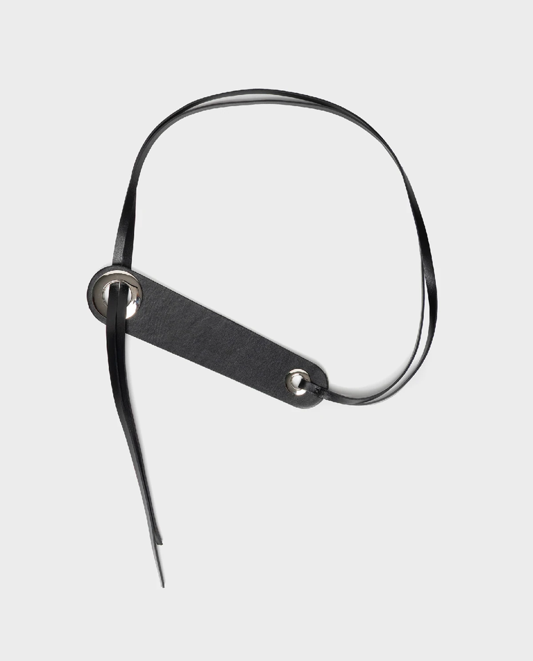 Czarny skórzany pasek